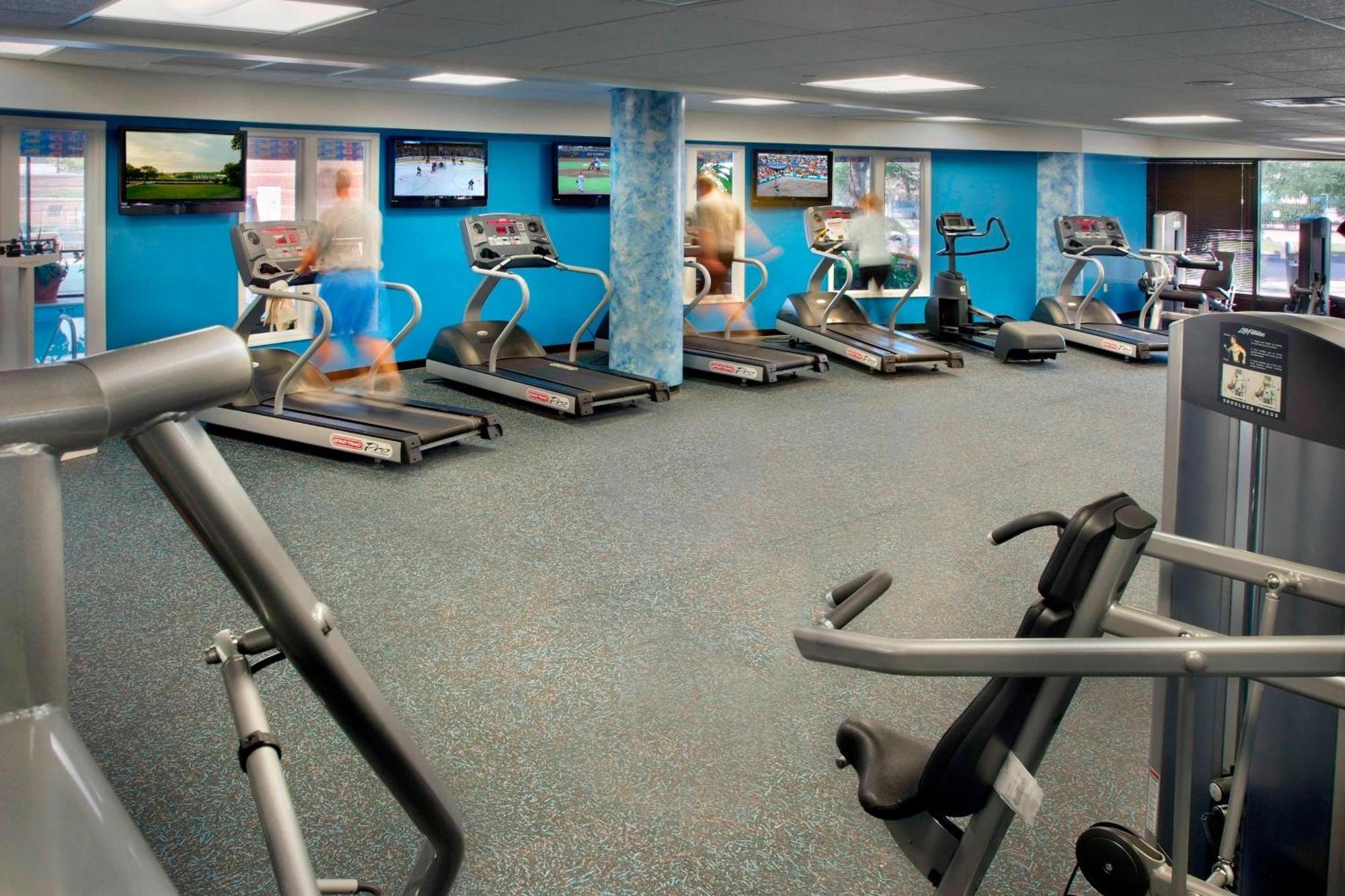 Liberty International Airport Marriott 3*