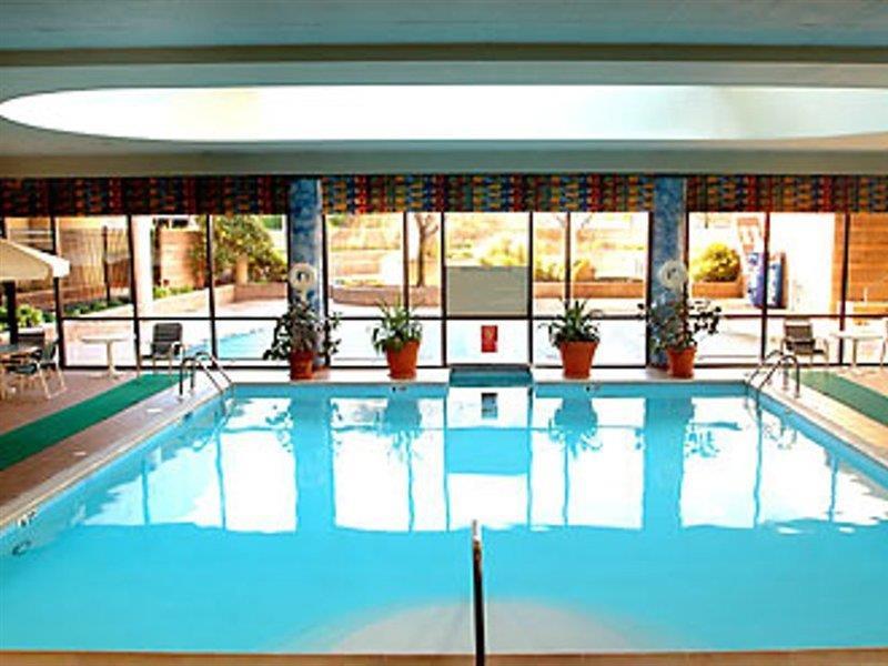 Liberty International Airport Marriott Hotel